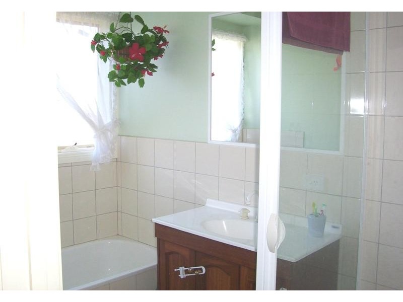 79 Halls Road, Goorambat, Benalla VIC 3672