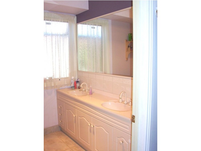 79 Halls Road, Goorambat, Benalla VIC 3672