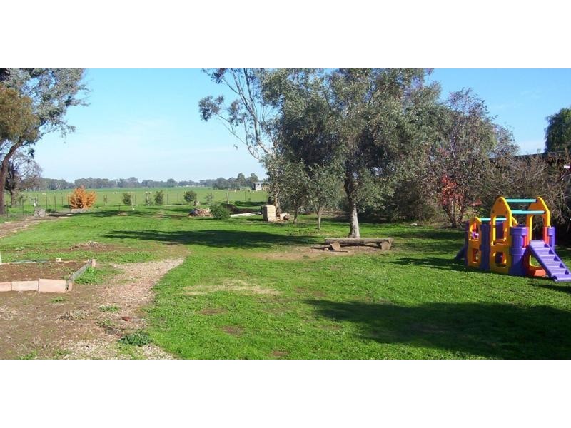 79 Halls Road, Goorambat, Benalla VIC 3672