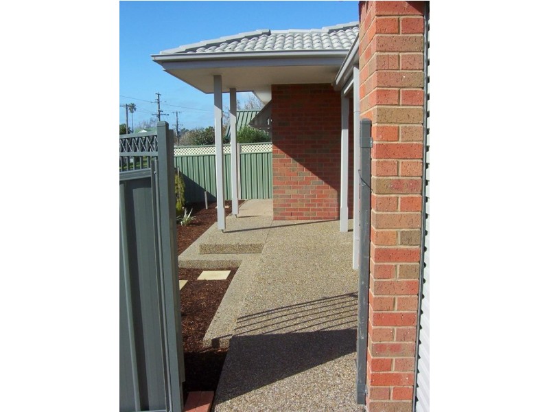 12 Sharpe Street, Benalla VIC 3672