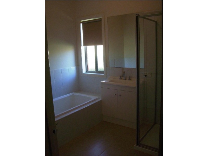 12 Sharpe Street, Benalla VIC 3672