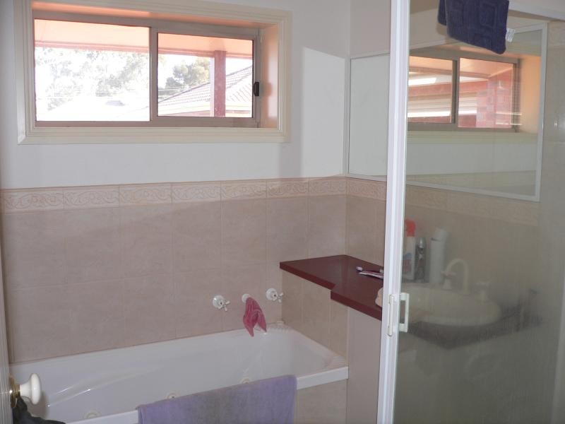 3/12 George Say Court, Benalla VIC 3672