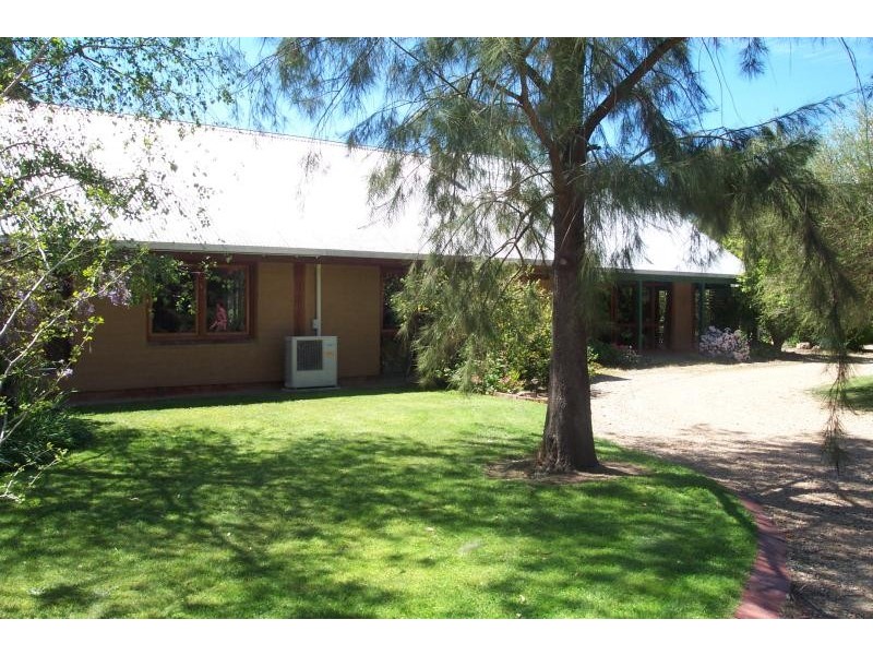 85 Centre Road, Molyullah, Benalla VIC 3672