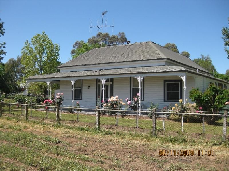 288 Youngers Lane, Greta VIC 3675