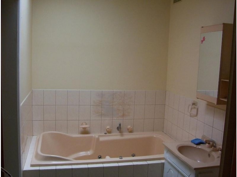 16 Walker Street, Benalla VIC 3672