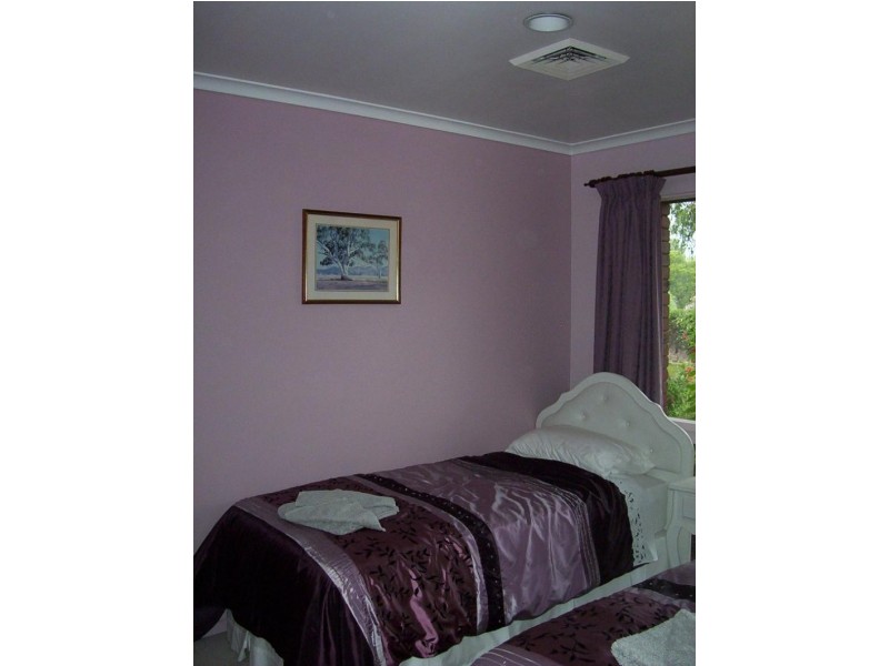 10 Noarana Drive, Benalla VIC 3672