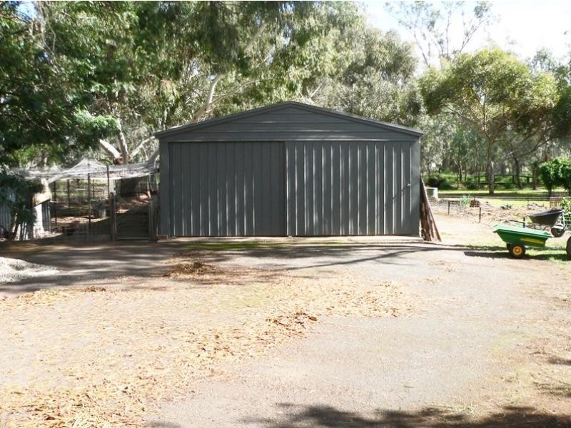 10 Noarana Drive, Benalla VIC 3672