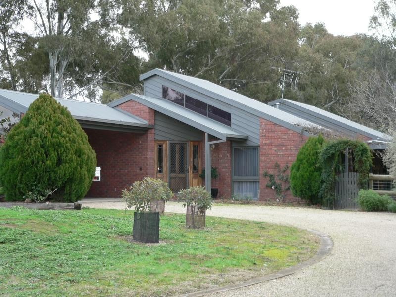 10 Noarana Drive, Benalla VIC 3672