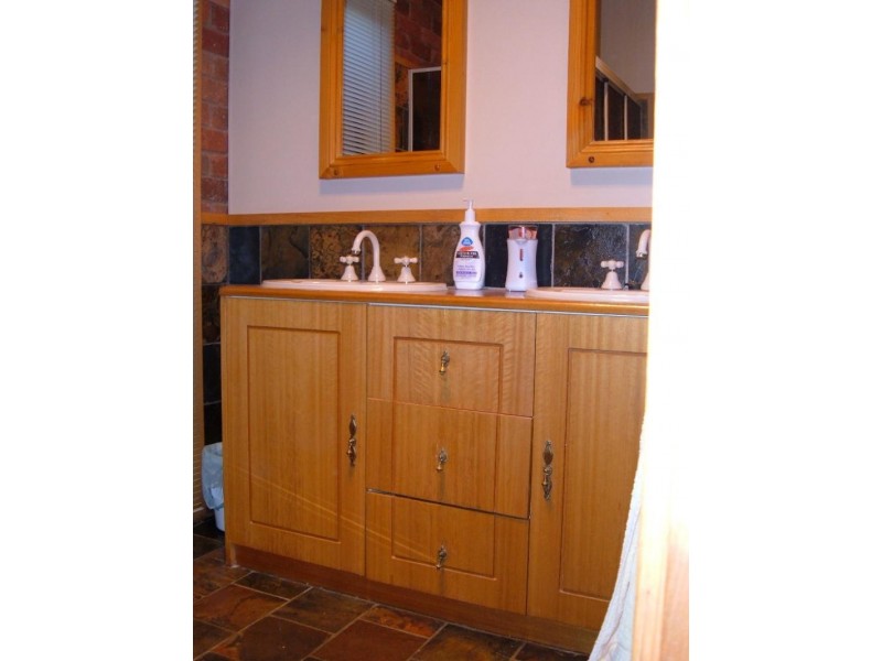 227 BENALLA  WHITFIELD ROAD, Greta South VIC 3675