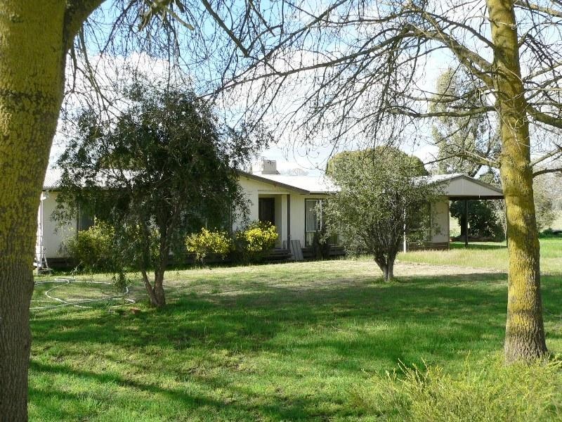 221 SMITH ROAD, Benalla VIC 3672
