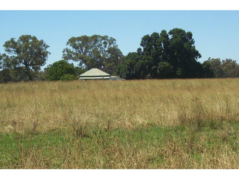 221 SMITH ROAD, Benalla VIC 3672