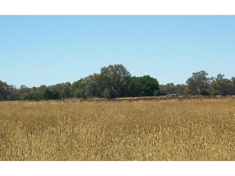 221 SMITH ROAD, Benalla VIC 3672