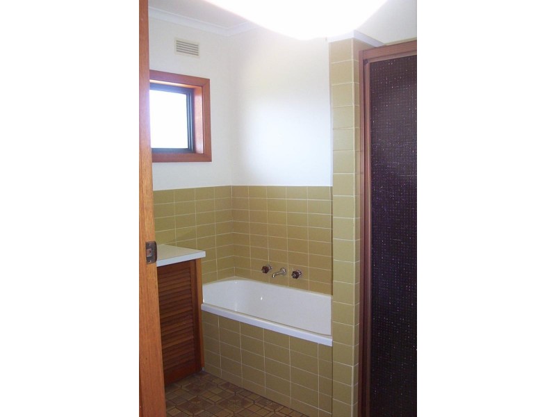 36 Perth Street, Benalla VIC 3672