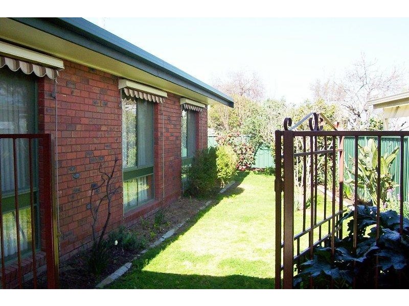 36 Perth Street, Benalla VIC 3672