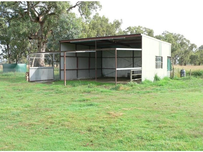 307 Banksdale Road, Greta VIC 3675