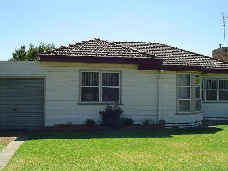 27 FRANCIS STREET, Moama NSW 2731