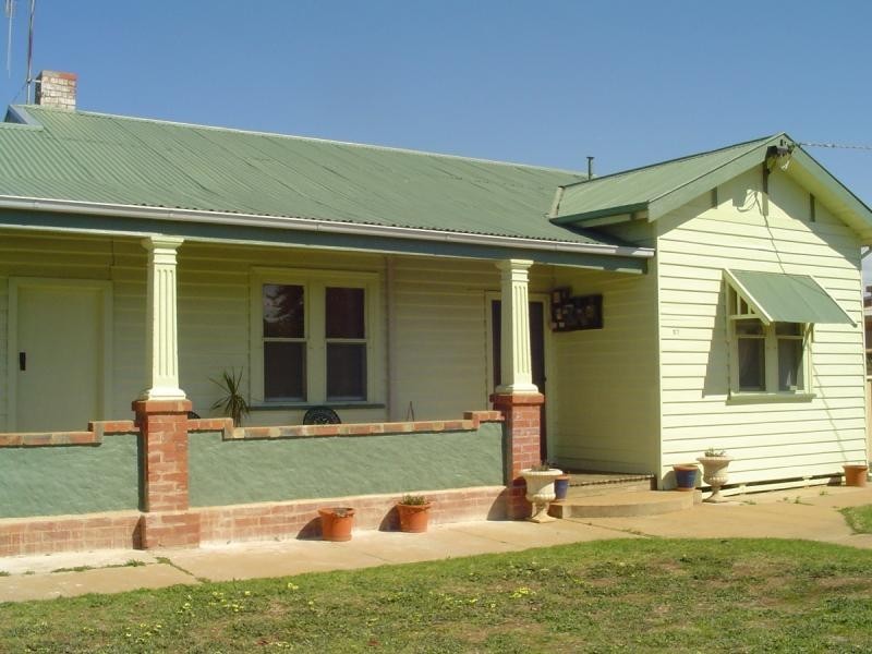 27 Pascoe Street, Rochester VIC 3561