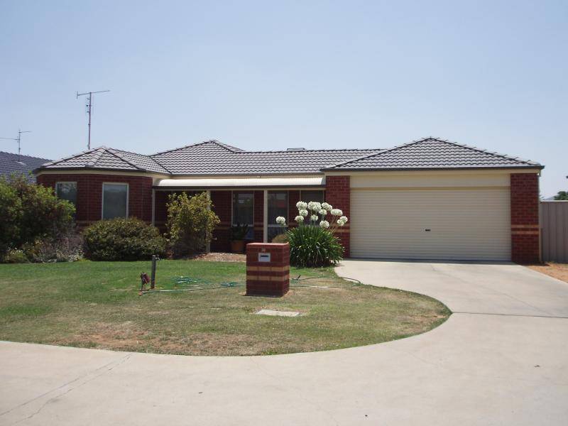 76 OGILVIE AVENUE, Echuca VIC 3564