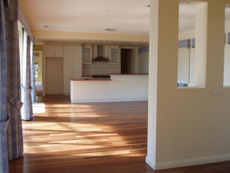 11 Winbi Drive, MOAMA, Echuca VIC 3564