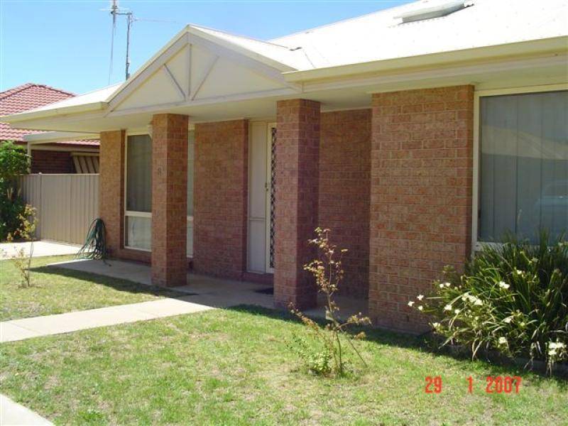 8/92 SERVICE STREET, Echuca VIC 3564