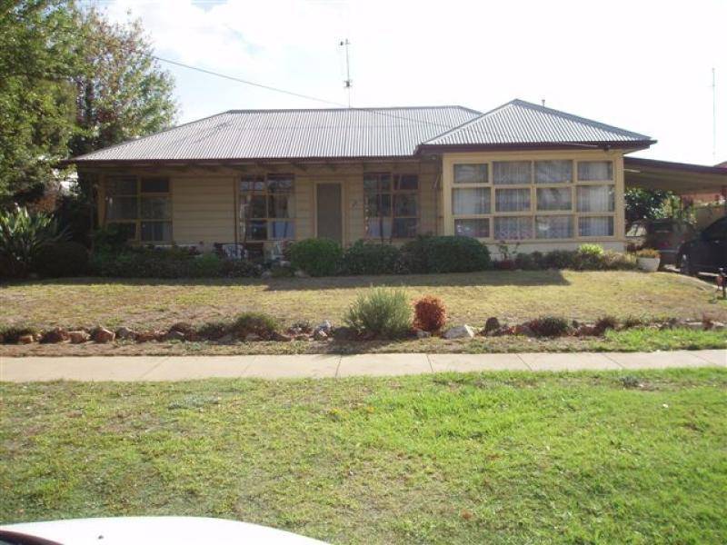 15 HARE STREET, Echuca VIC 3564