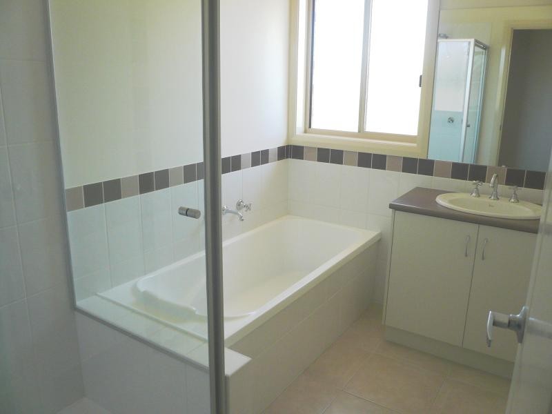 6 DUMFRIES COURT, Moama NSW 2731