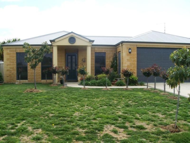 96 Shetland Drive, Moama NSW 2731