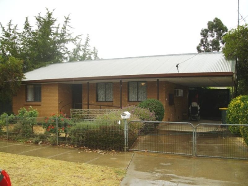 4 Simms Street, Moama NSW 2731