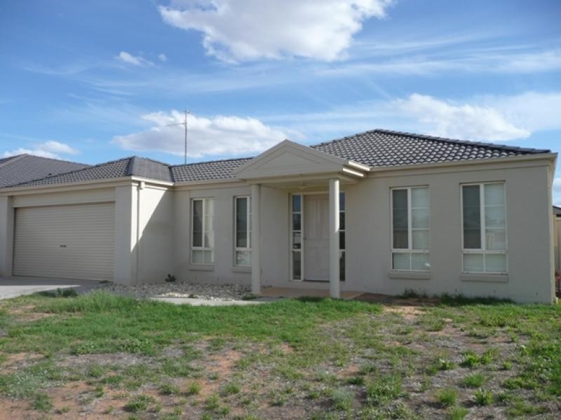 24 Shetland Drive, Moama NSW 2731