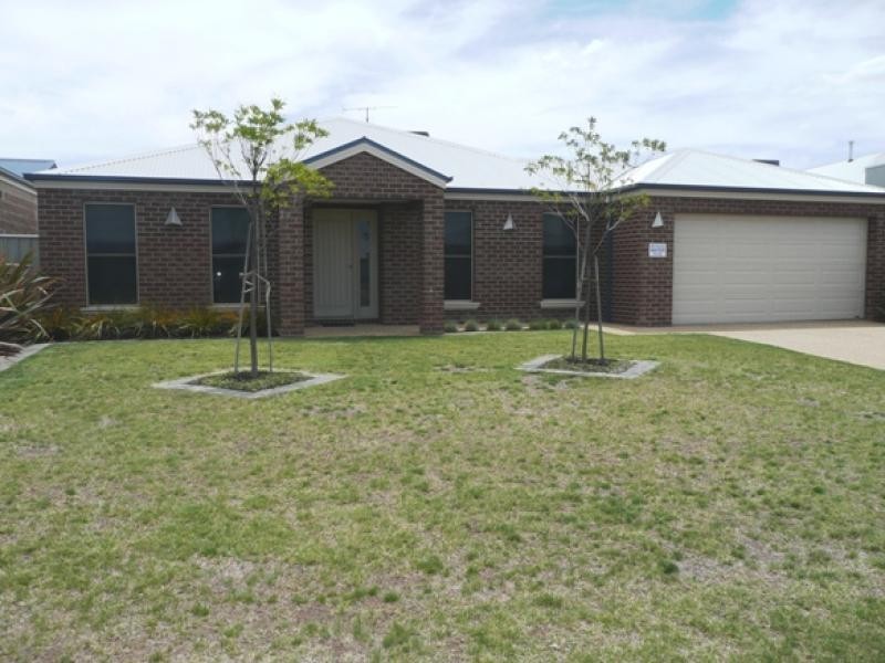 19 Forfar Drive, Moama NSW 2731