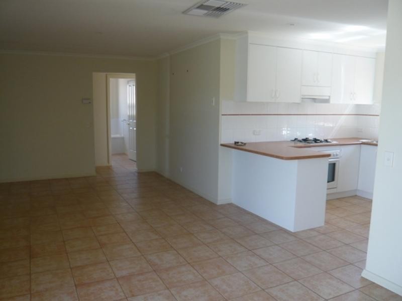 2 b Glencoe Boulevard, Moama NSW 2731