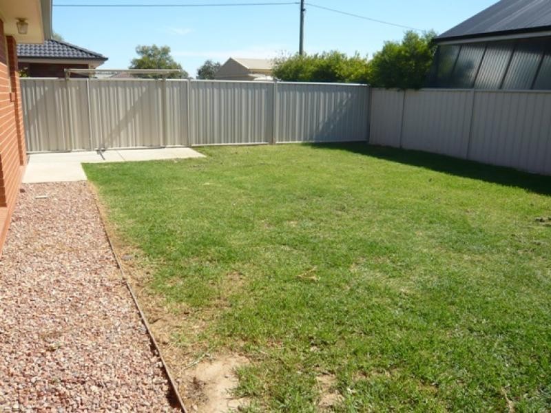 2 b Glencoe Boulevard, Moama NSW 2731