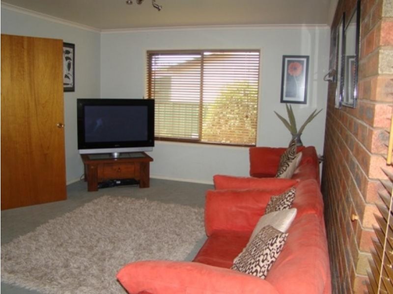 16 Campaspe Street, Rochester VIC 3561