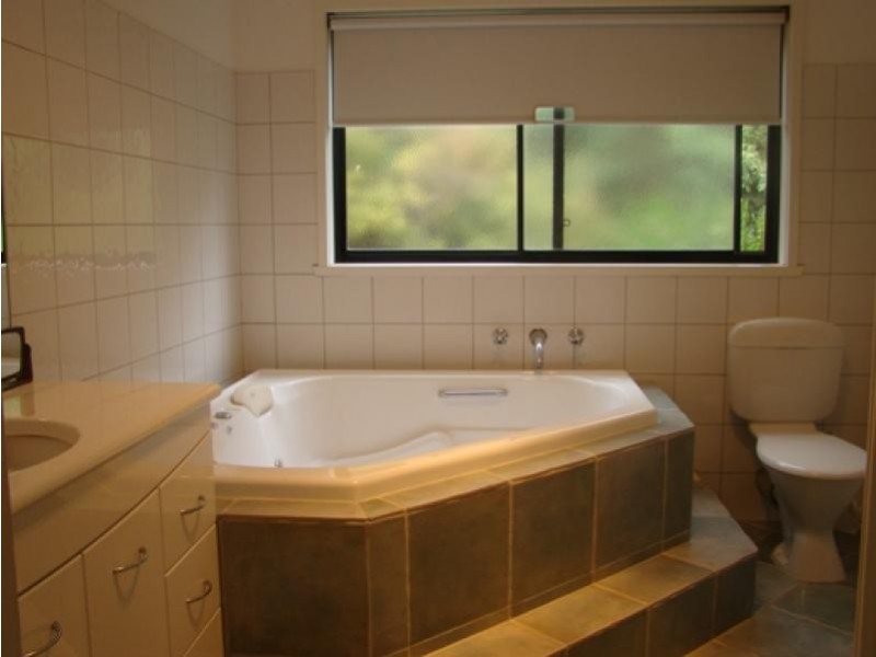 11 Cohen Street, Rochester VIC 3561