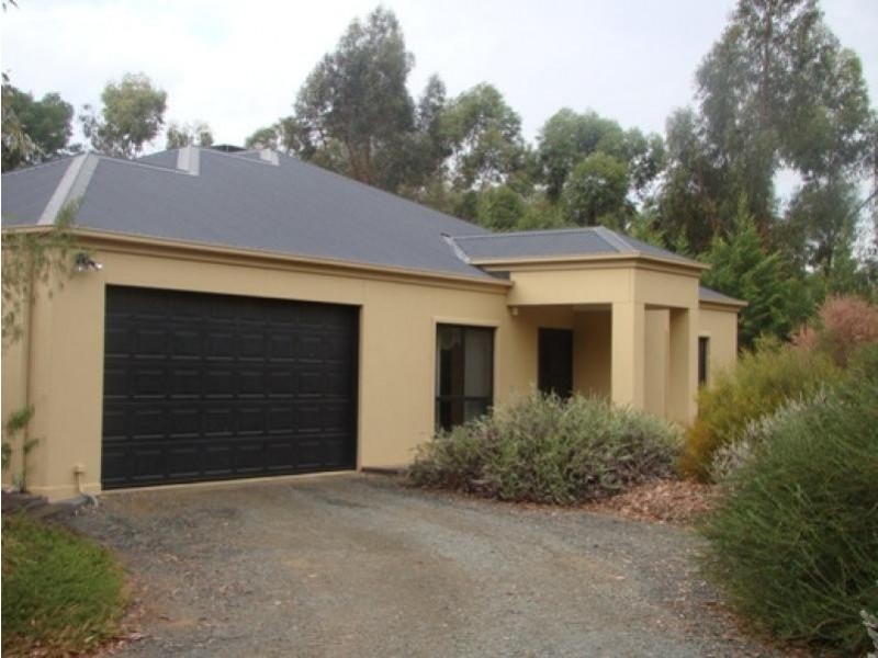 11 Cohen Street, Rochester VIC 3561