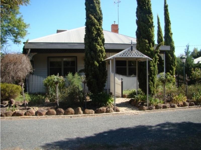 6 Edward Street, Rochester VIC 3561