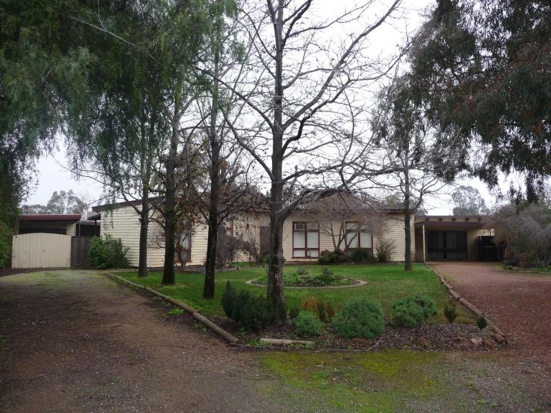 18 Jacana Ave, Moama, Echuca VIC 3564