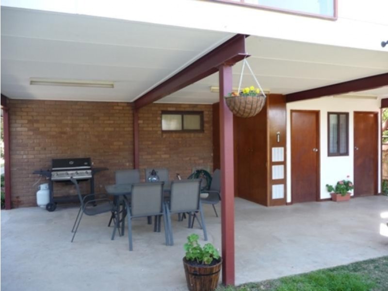 64 Crossen Street, Echuca VIC 3564