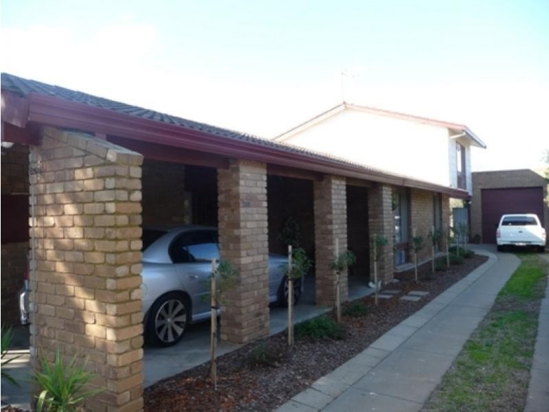 64 Crossen Street, Echuca VIC 3564