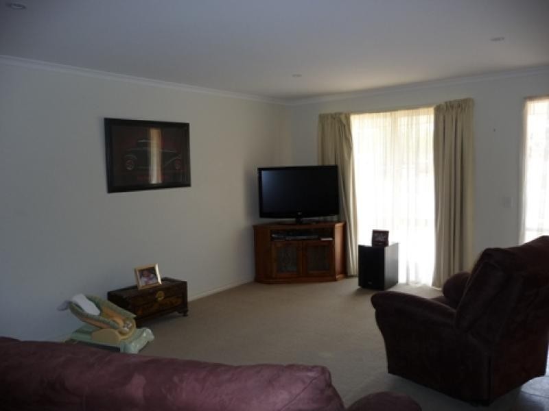 2 B Glencoe Boulevard, Moama NSW 2731
