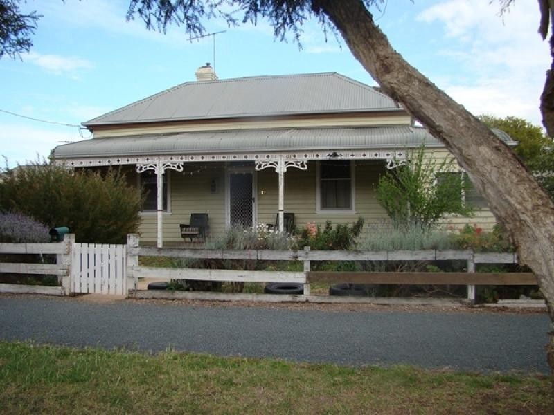 14 Edward Street, Rochester VIC 3561