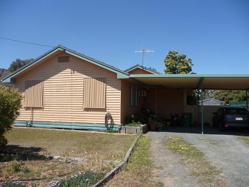 49 Victoria Street, Rochester VIC 3561