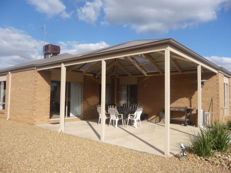 8 Kingfisher Drive West, Moama NSW 2731