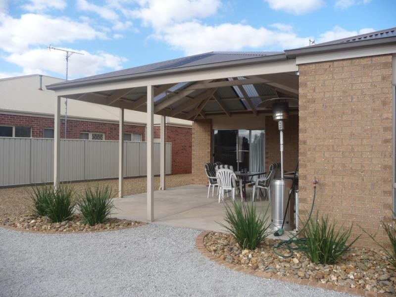 8 Kingfisher Drive West, Moama NSW 2731