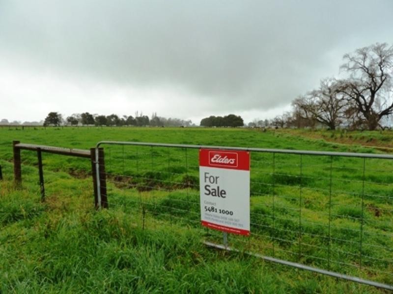 360 CENTRE ROAD, Nathalia VIC 3638