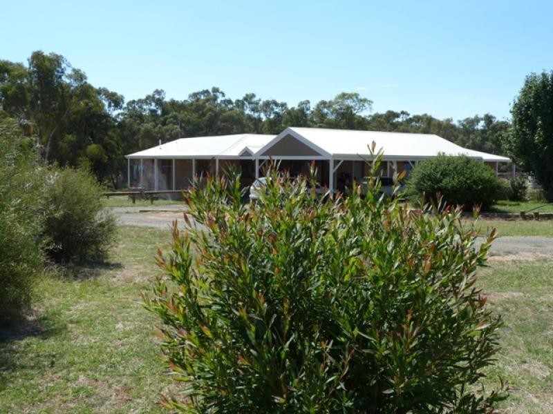 89 Latham Road, Echuca VIC 3564
