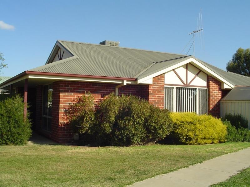 16 THE MEWS, MOAMA, Echuca VIC 3564
