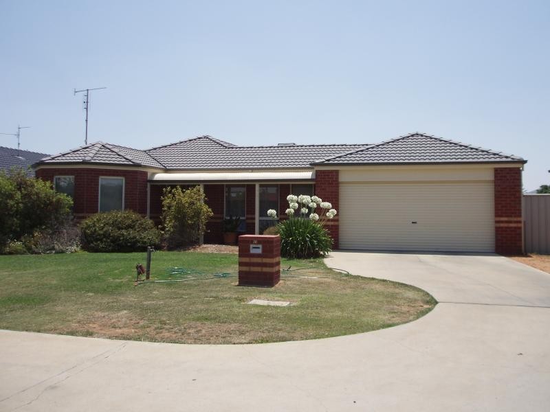 76 OGILVIE AVENUE, Echuca VIC 3564