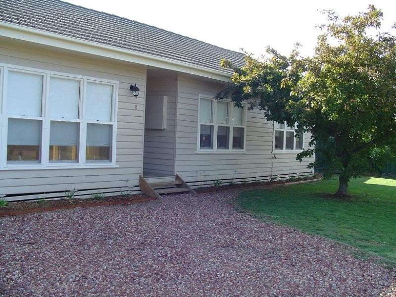 8 PINE STREET, Echuca VIC 3564