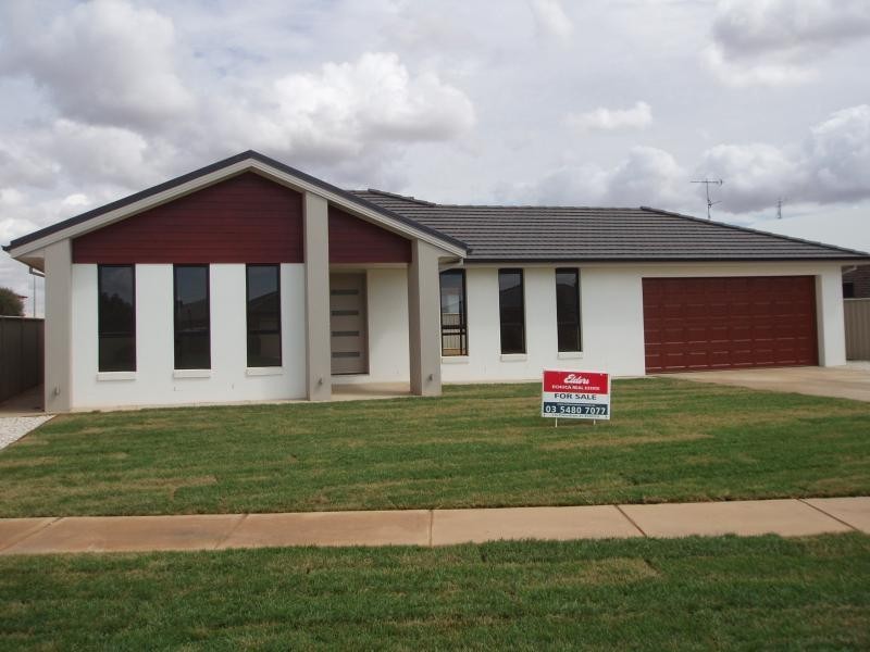 33 Shetland Drive MOAMA, Echuca VIC 3564